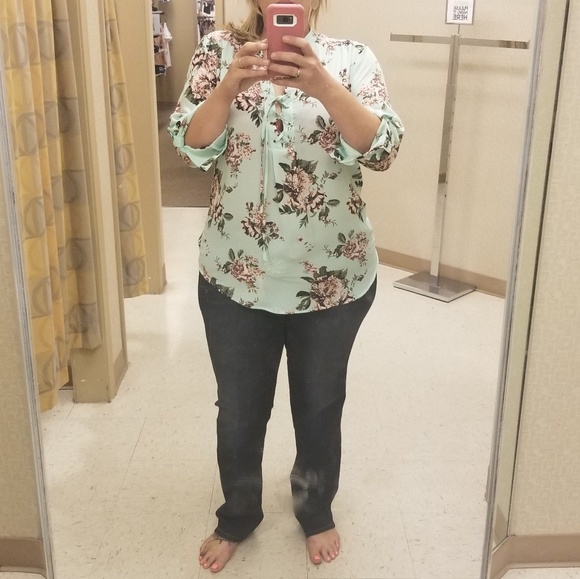 Floral blouse - Picture 3 of 3